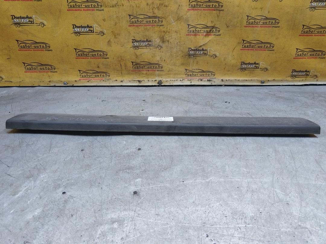 Молдинг двери задней левой 7JA085 Volkswagen Passat купить