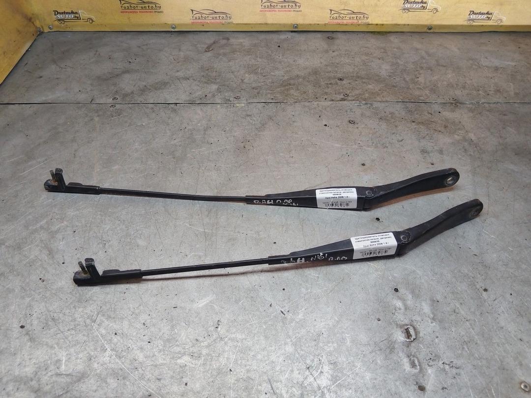 Щеткодержатель (поводок стеклоочистителя, дворник) 0089X8 Opel Astra