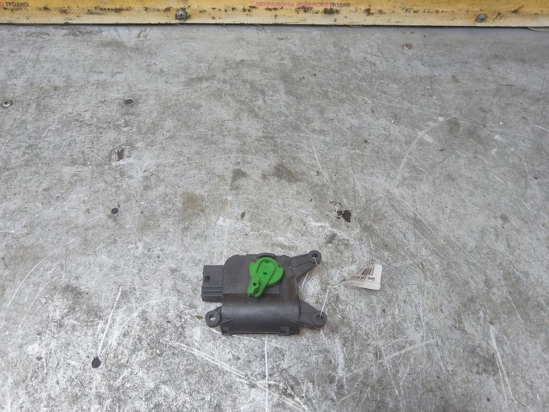 Моторчик заслонки печки GWEQ19 Audi A4 купить с доставкой