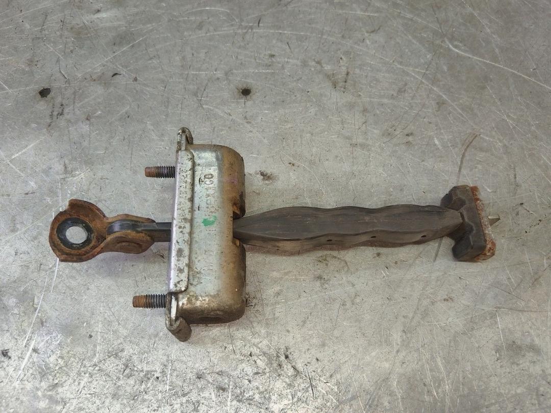 Ограничитель открывания двери задней 3MC7M0 Ford Fusion undefined