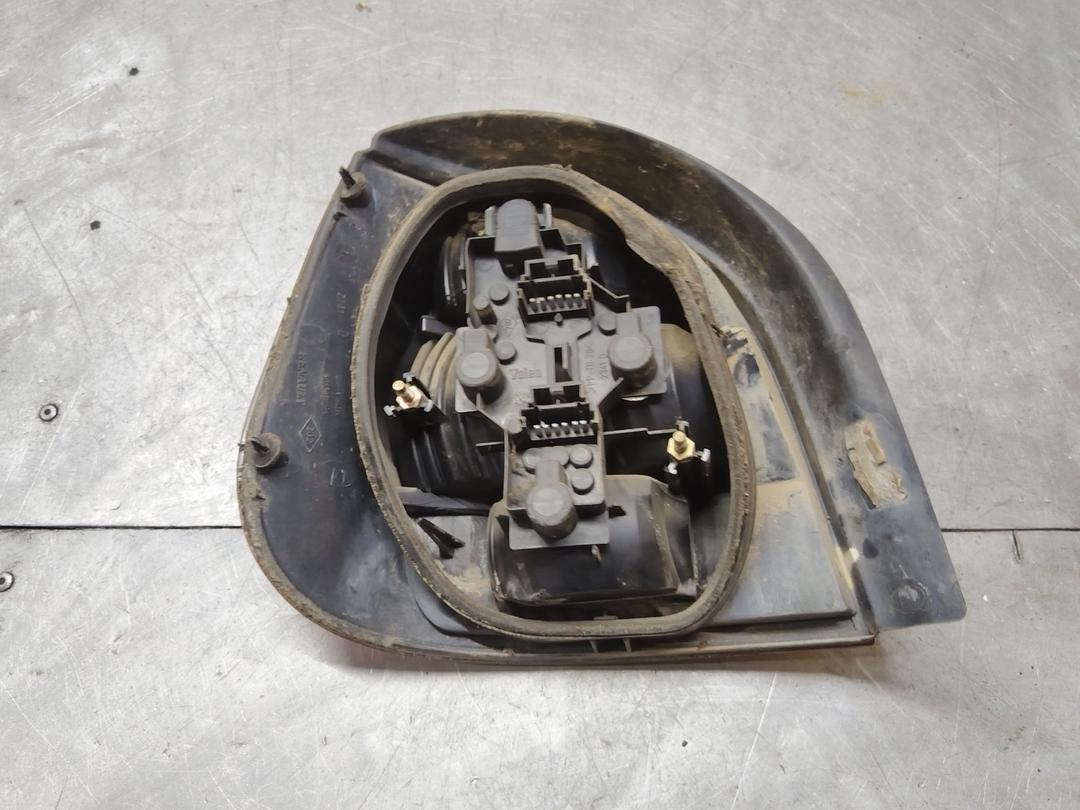 Фонарь задний правый QZ3U4V Renault Scenic RX4 купить