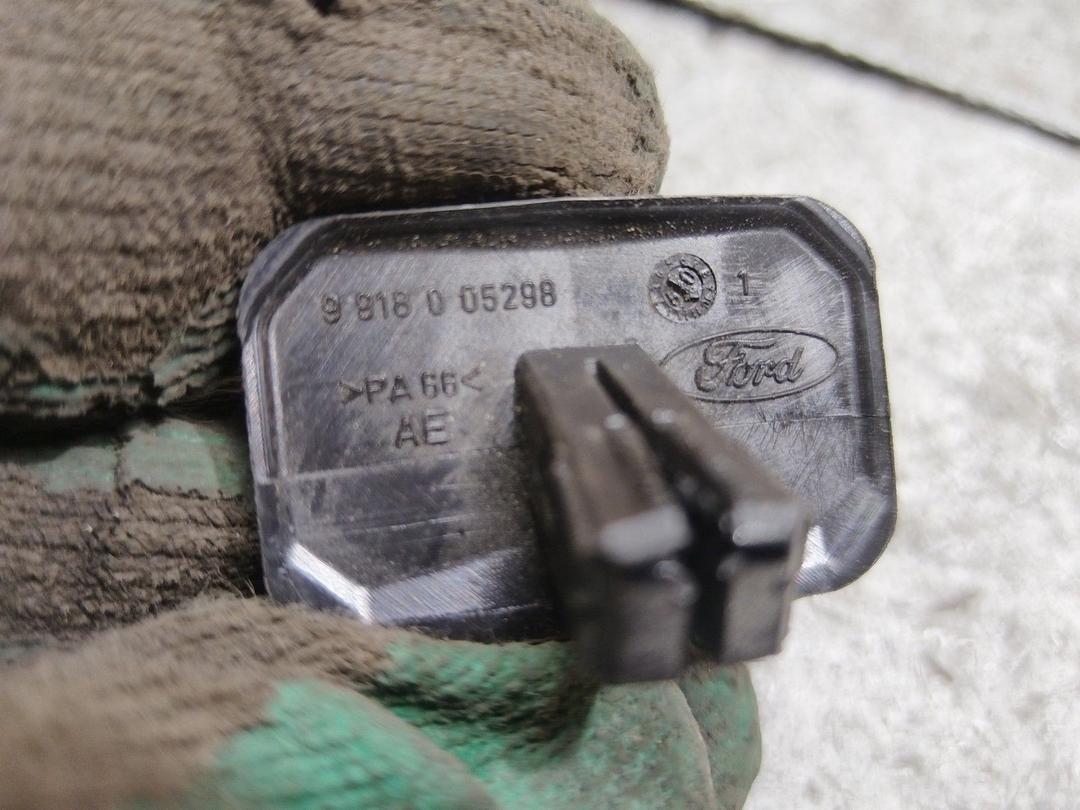 Крепление шторки двери NMVQ0E Ford Galaxy купить в магазине запчастей бу