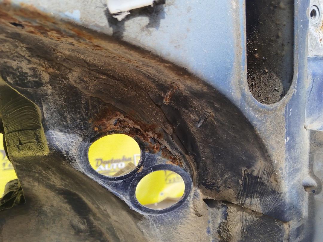 Лонжерон левый YHAZ0M Audi A4 купить с доставкой