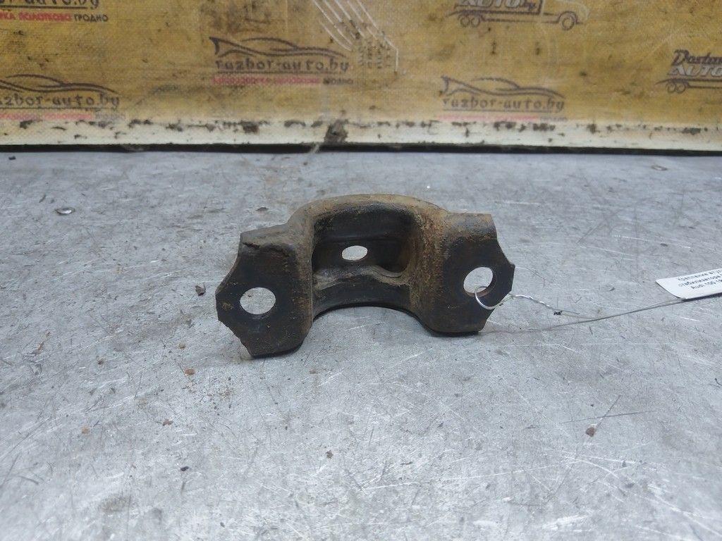 Крепление втулки стабилизатора MFJ39P Audi 100 - Фото 3