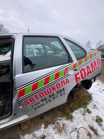 Стекло двери задней левой 2G1YIR Seat Cordoba