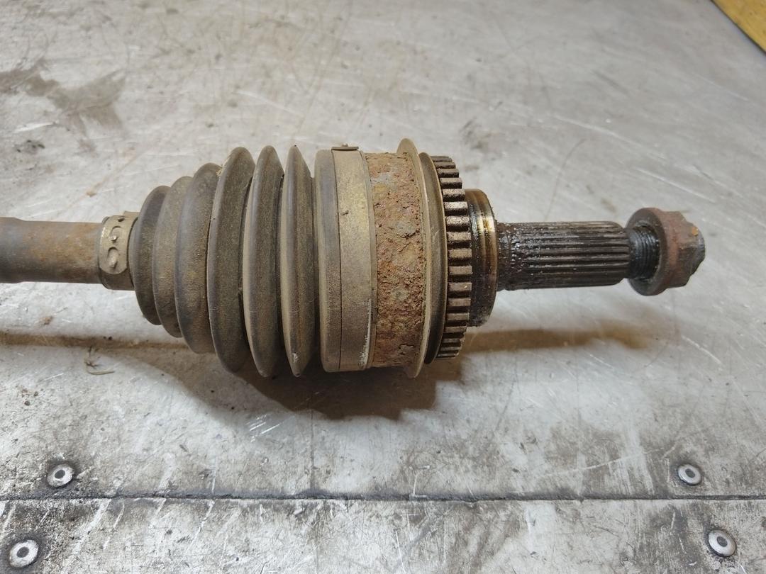 Полуось передняя левая (приводной вал, ШРУС) VM8UN2 Subaru Forester купить