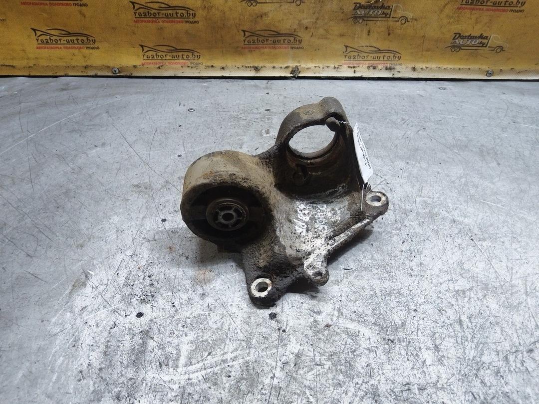 Кронштейн полуоси 0SMAF3 Peugeot 405