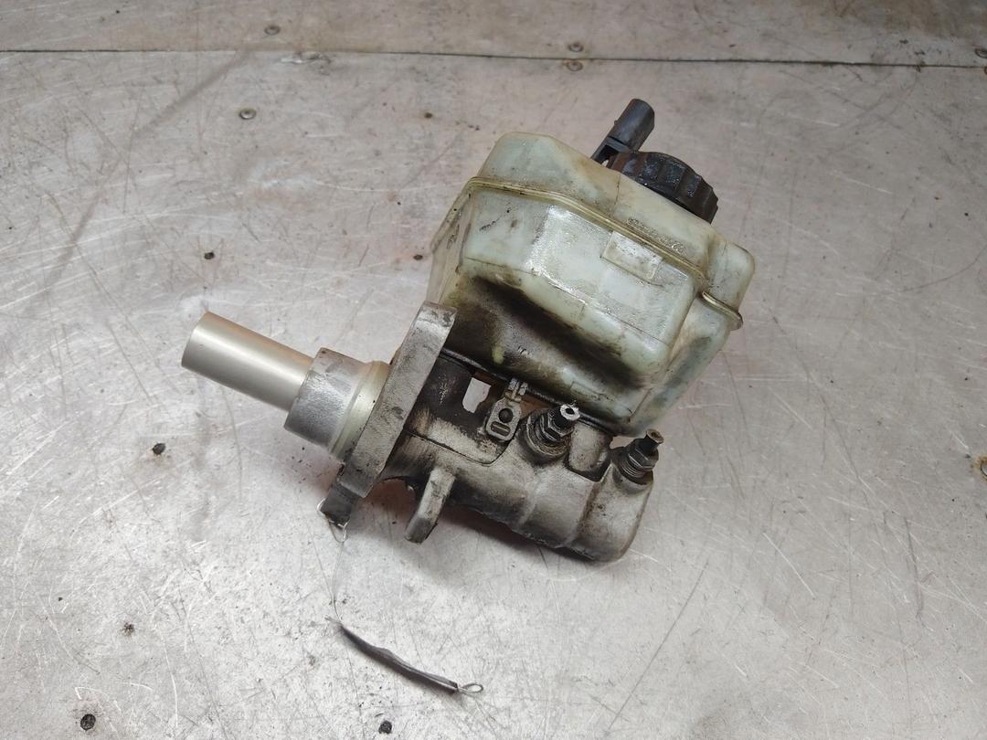 Цилиндр тормозной главный 9BZ55R Volkswagen Passat - Фото 2