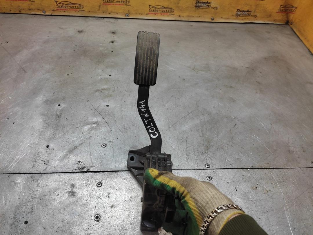 Педаль газа HBX2W3 Mitsubishi Colt - Фото 1