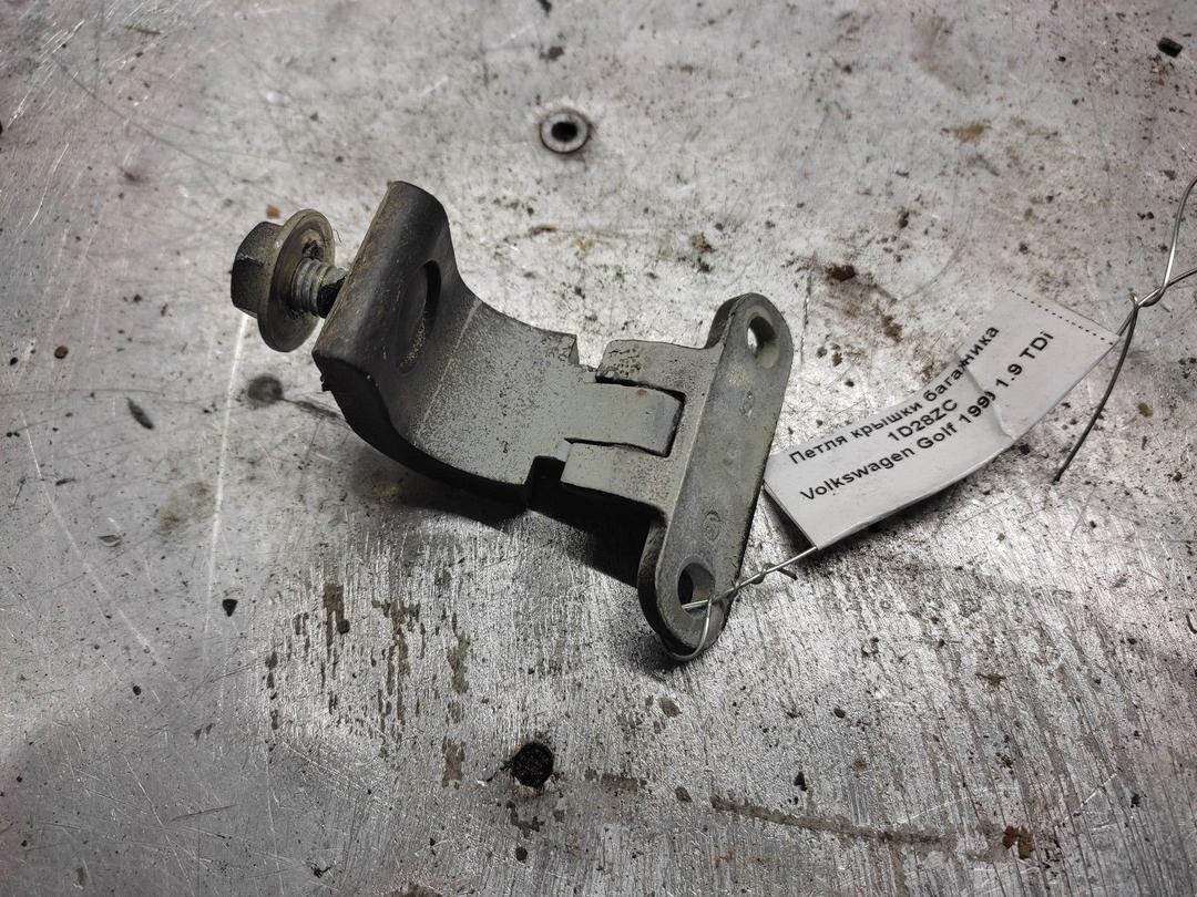 Петля крышки багажника 1D28ZC Volkswagen Golf - Фото 1