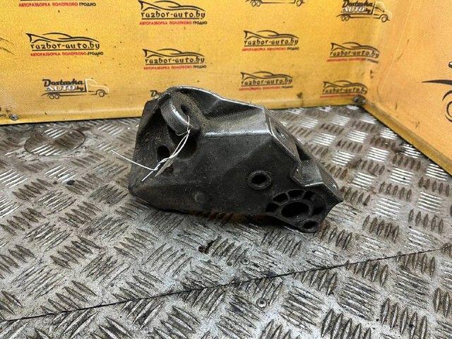 Кронштейн двигателя O6V5BC Volkswagen Bora