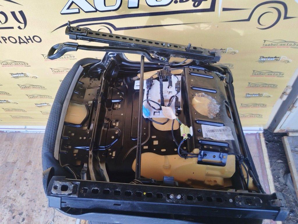 Салон (комплект сидений) I9J5CL Volkswagen Passat купить в магазине запчастей бу