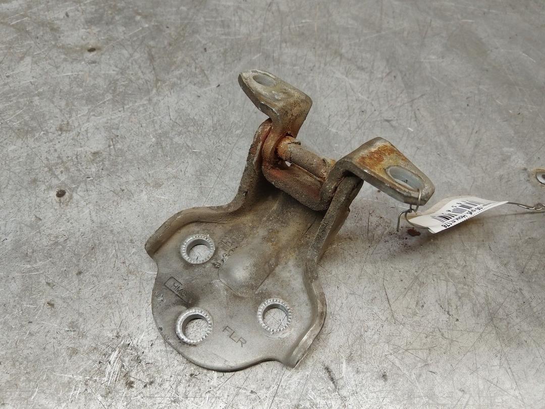 Петля двери передней правой 7I9Y6T Hyundai Trajet - Фото 2