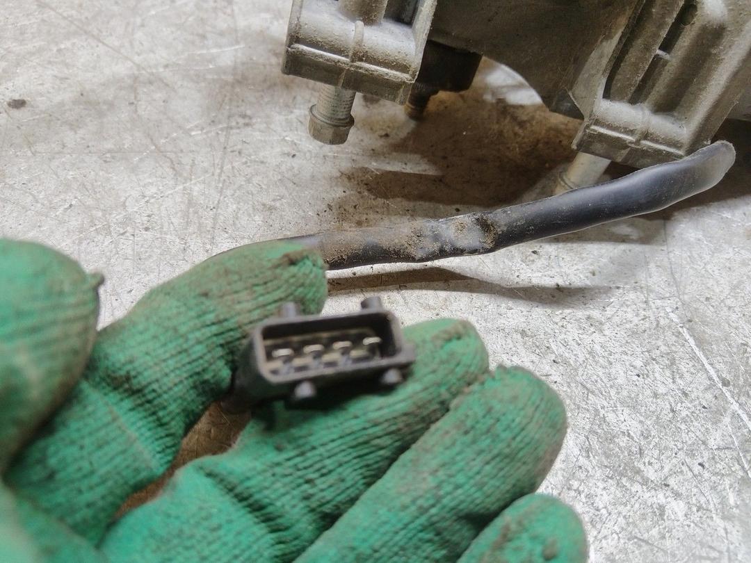 Моторчик передних стеклоочистителей (дворников) LX8M36 Opel Vectra купить в магазине запчастей бу