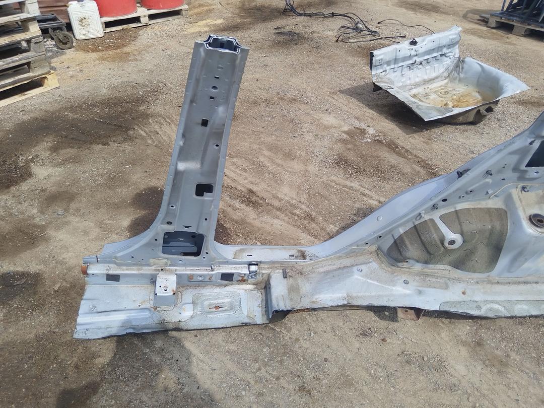 Стойка кузовная центральная правая H2V97O Hyundai Getz купить с доставкой