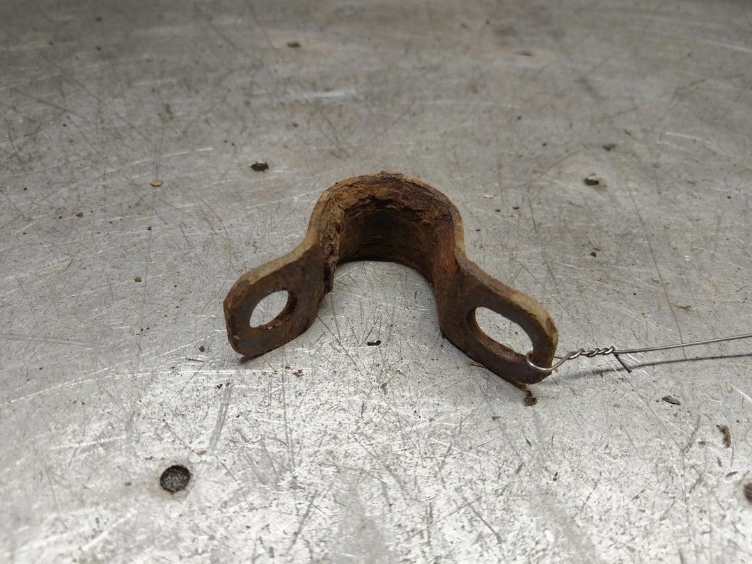 Крепление втулки стабилизатора PJMG87 Mazda Premacy купить