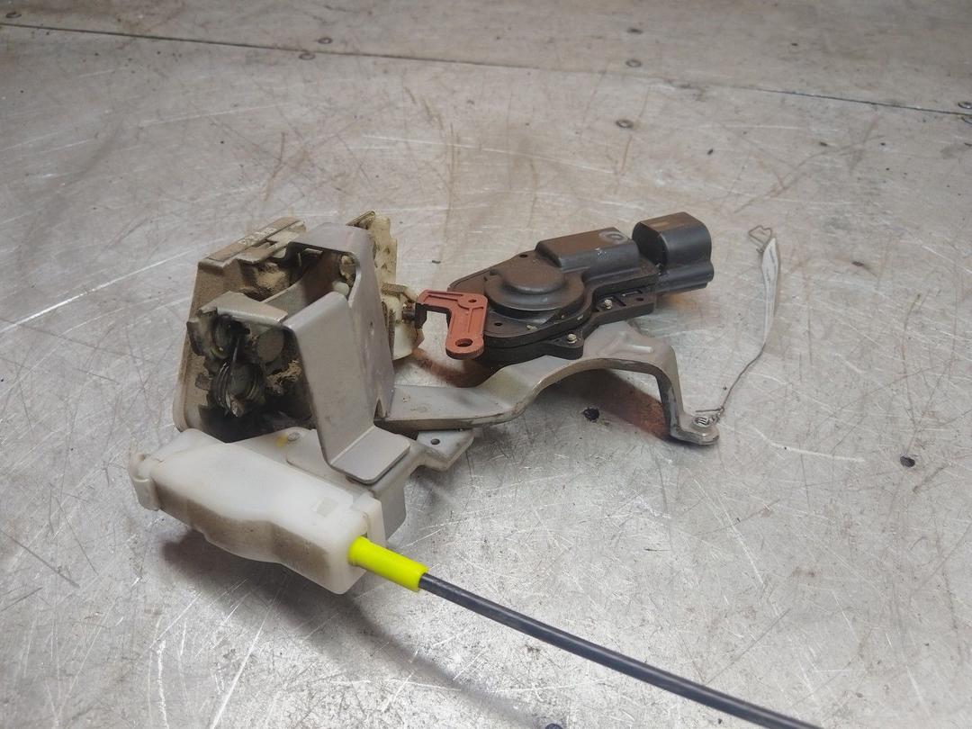 Замок двери задней левой 9TFJ1N Toyota Aygo купить на авторазборке