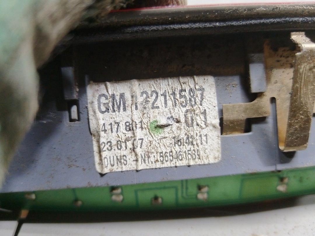 Стоп-сигнал 15BXKU Opel Astra купить в магазине запчастей бу