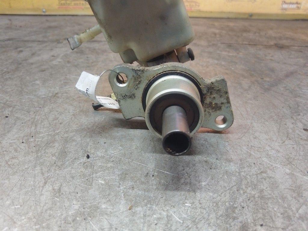 Цилиндр тормозной главный Q8MA17 BMW 3 E46 купить в магазине запчастей бу