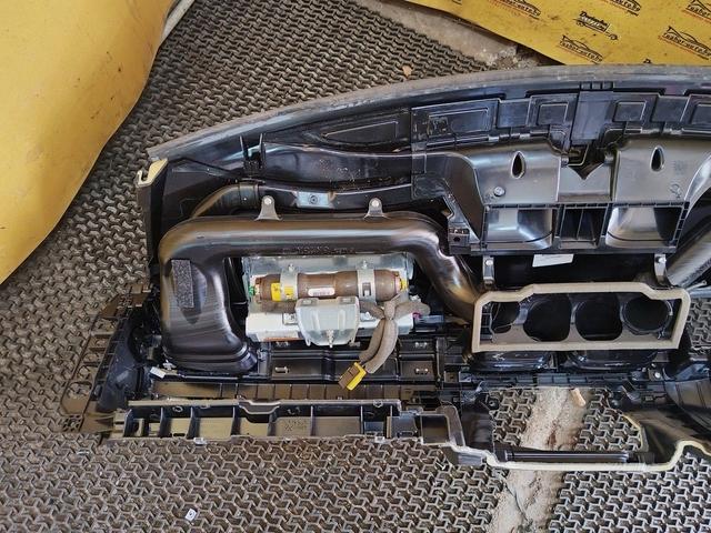 Панель передняя салона (торпедо) JGFYOZ Volvo XC70 undefined