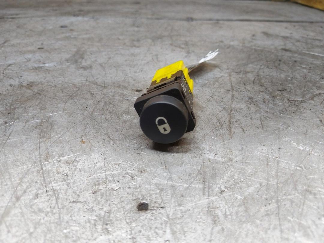 Кнопка центрального замка WSZEMX Citroen Xsara Picasso - Фото 1