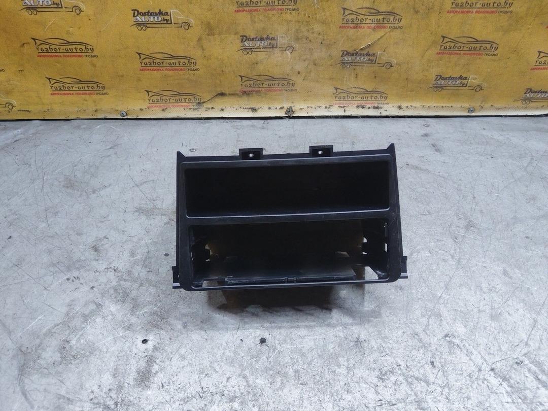 Вещевой ящик центральной консоли ZZVV21 Mercedes A W168