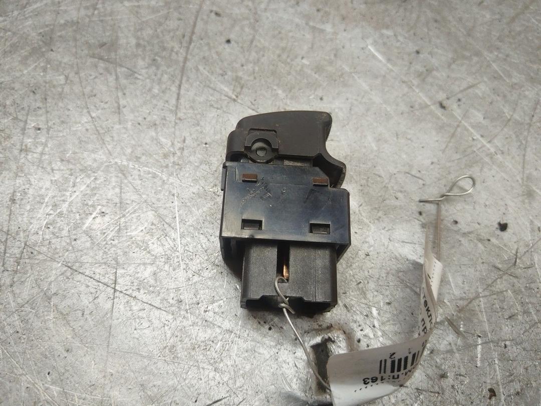 Кнопка стеклоподъемника переднего правого 1H4305 Hyundai Getz - Фото 3