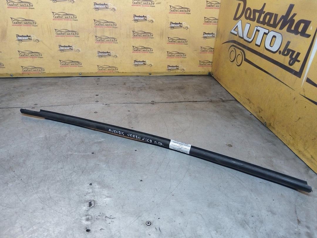 Молдинг стекла двери передней правой наружный 3FB8DW Toyota Avensis Verso - Фото 1