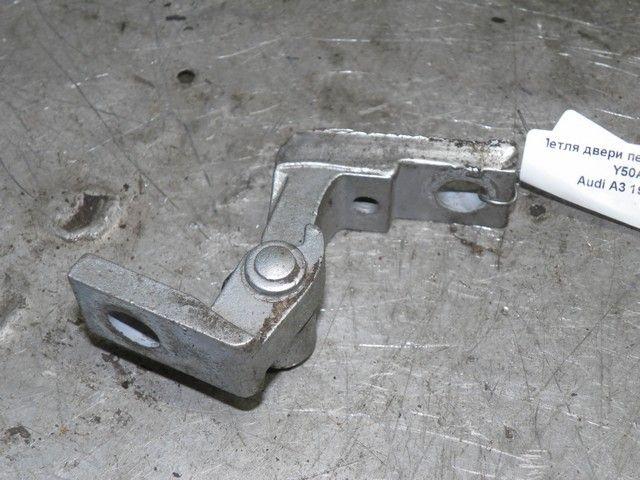 Петля двери передней левой Y50A22 Audi A3
