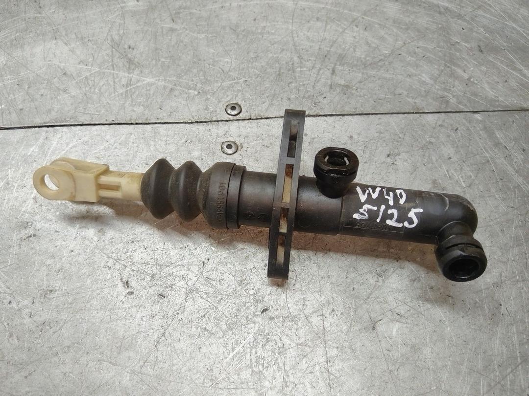 Цилиндр сцепления главный UGUOBY Volvo V40 - Фото 2