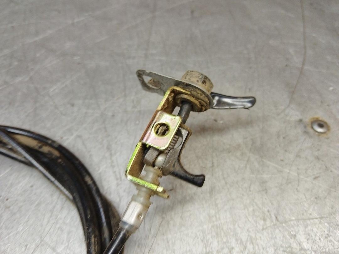 Трос открывания лючка топливного бака KOB5MI Mazda Premacy купить в магазине запчастей бу