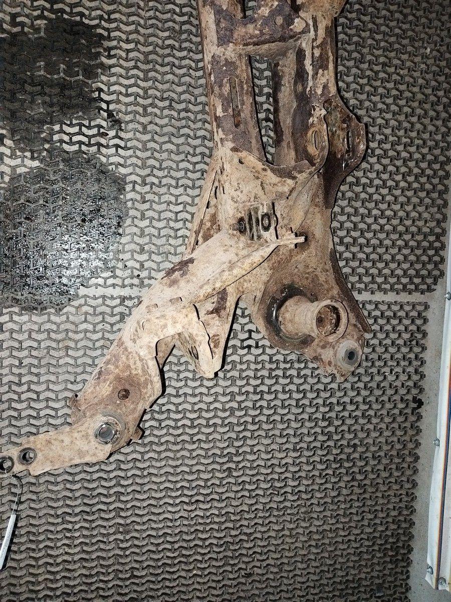 Балка подвески задняя E7YLUR Mazda 6 - Фото 7