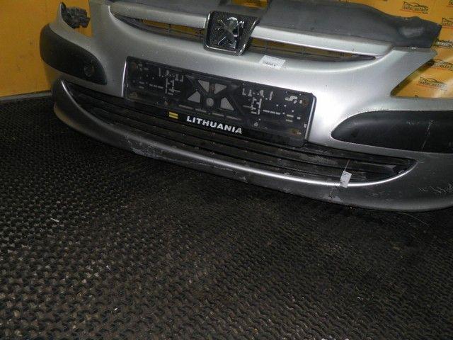 Заглушка (решетка) в бампер передний BAQGP7 Peugeot 307