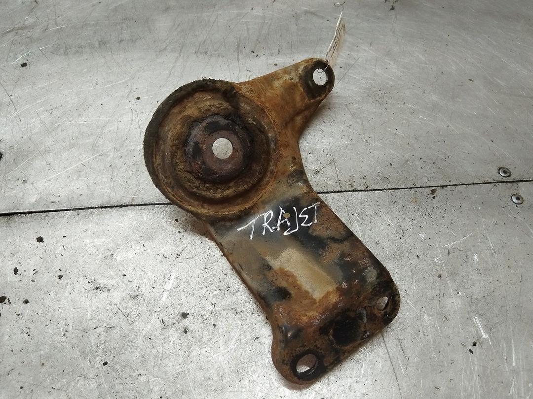 Кронштейн крепления балки подвески T79V5N Hyundai Trajet - Фото 1