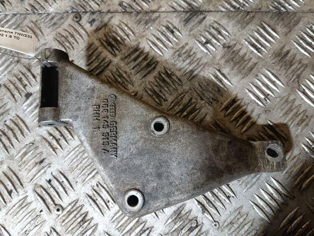 Кронштейн двигателя 7NWZ33 Audi 80