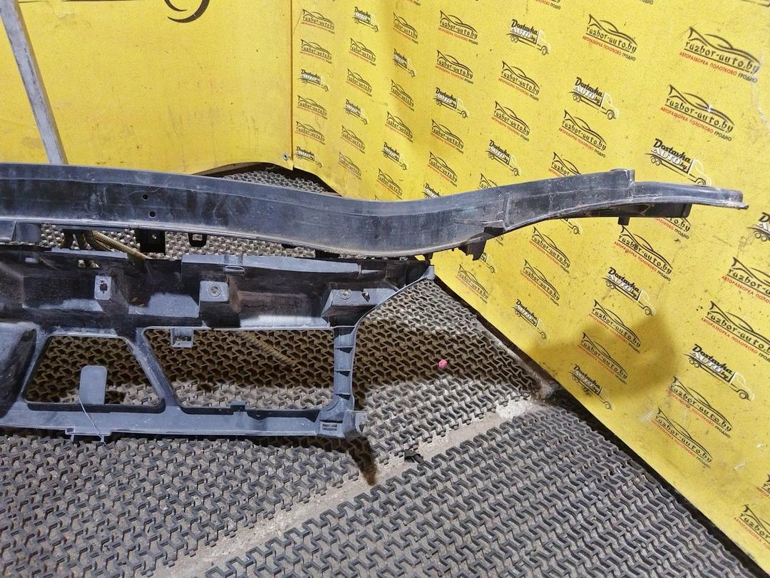 Передняя панель крепления облицовки (телевизор) YOB33Q Renault Scenic undefined