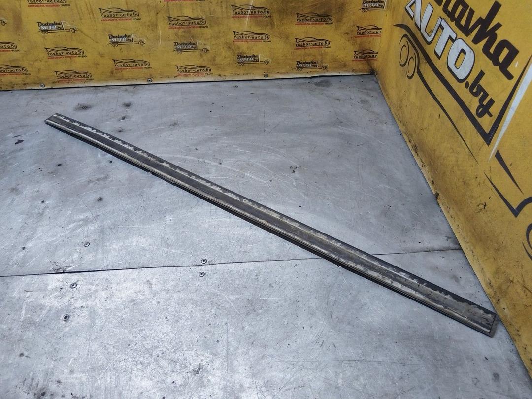 Молдинг двери передней правой 1SWKAO Mitsubishi Carisma купить