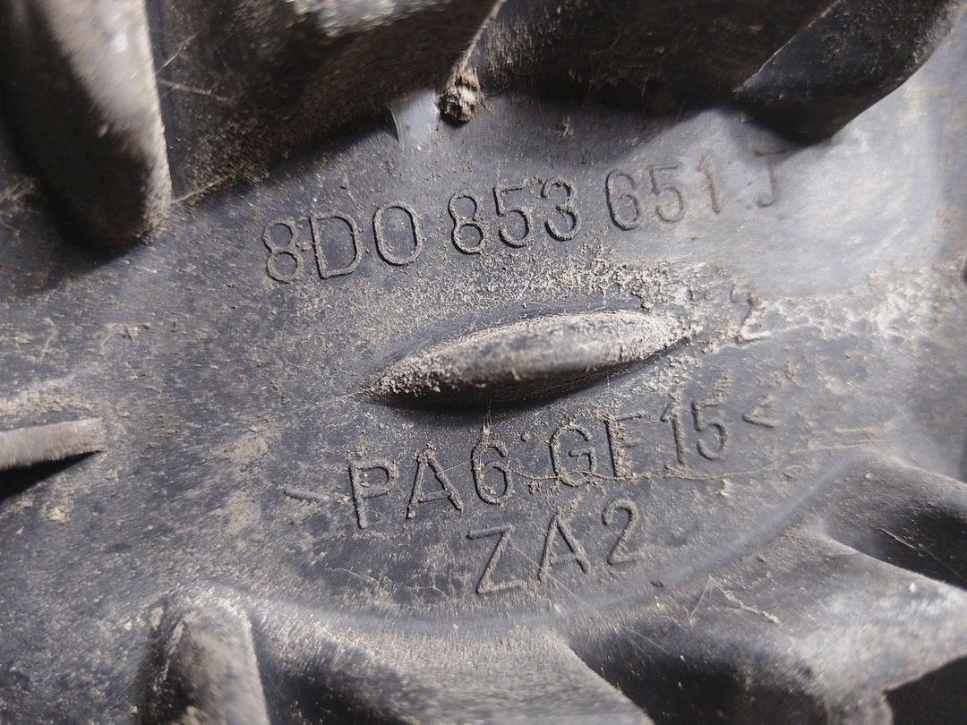 Решетка капота AV4MTU Audi A4 купить с доставкой