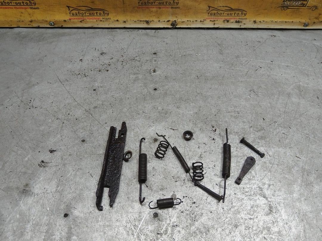 Механизм развода задних тормозных колодок правый 1TQIII Skoda Fabia