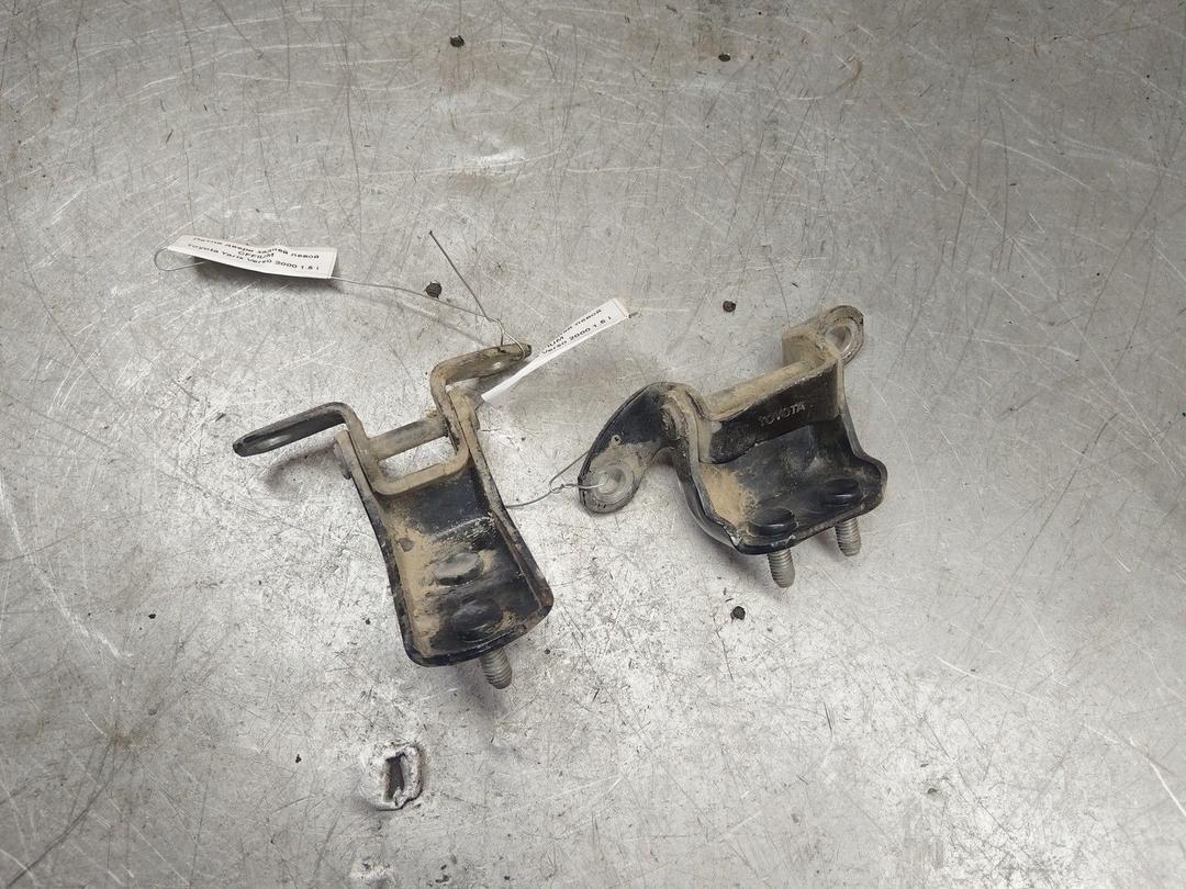 Петля двери задней левой CFFIUM Toyota Yaris Verso купить