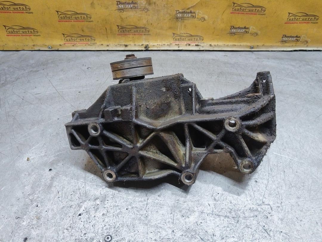 Кронштейн генератора H3A85I Renault Laguna