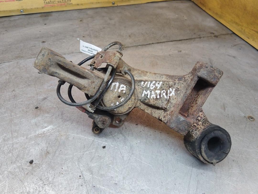 Цапфа задняя (ось ступицы) FK70O0 Hyundai Matrix купить в магазине запчастей бу