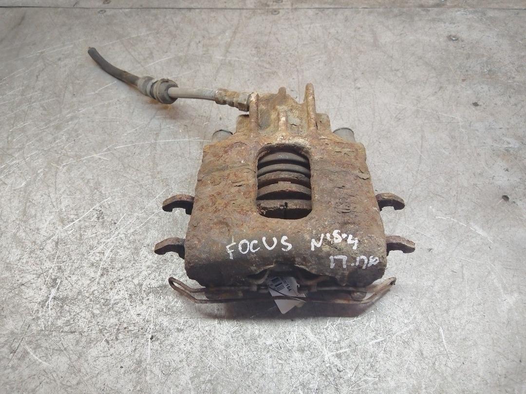 Суппорт передний правый W074UI Ford Focus