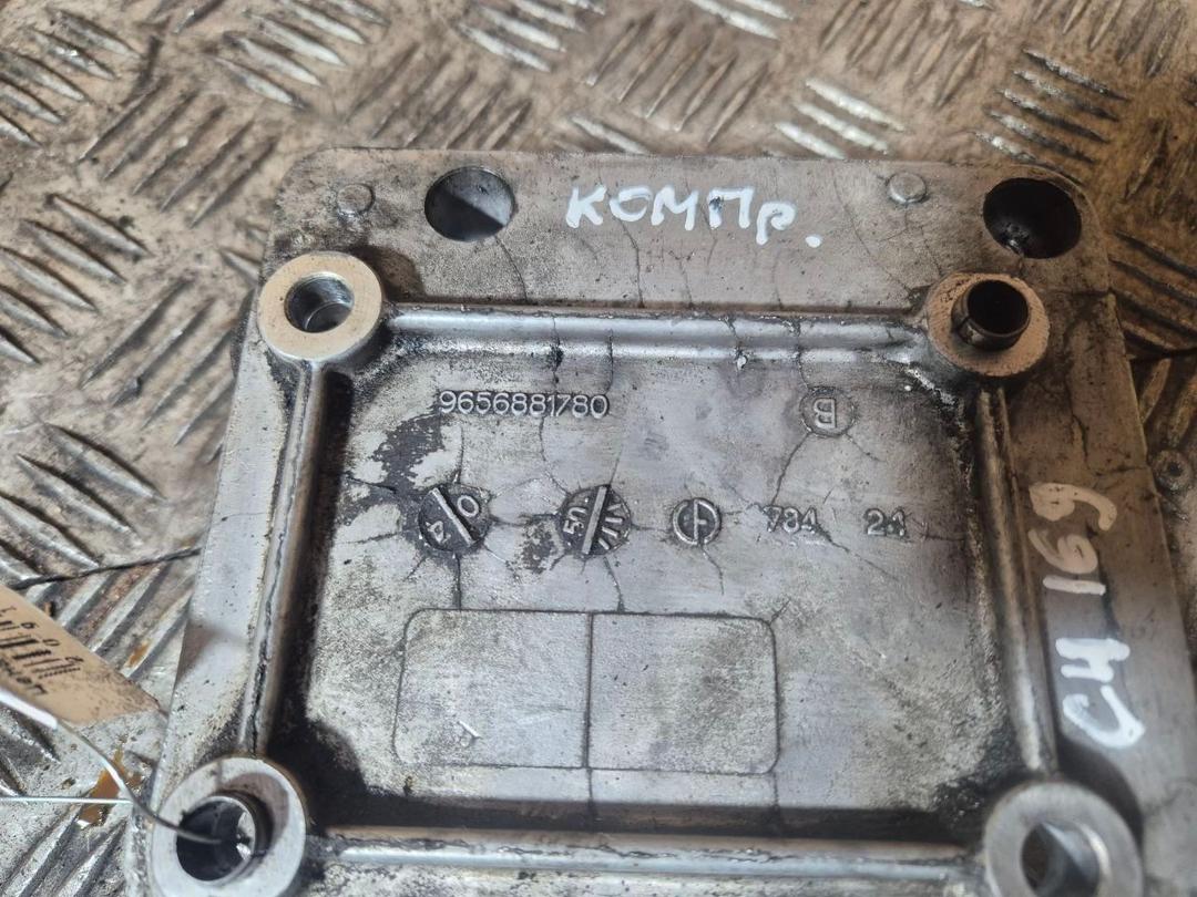 Кронштейн компрессора кондиционера VZYC9L Citroen C4 - Фото 3