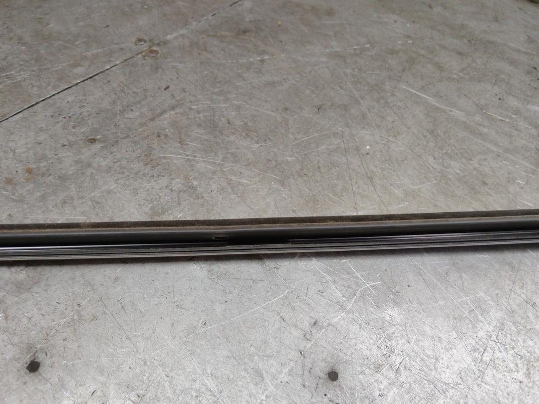 Молдинг стекла двери передней правой наружный IZROS6 Ford Fusion купить с доставкой