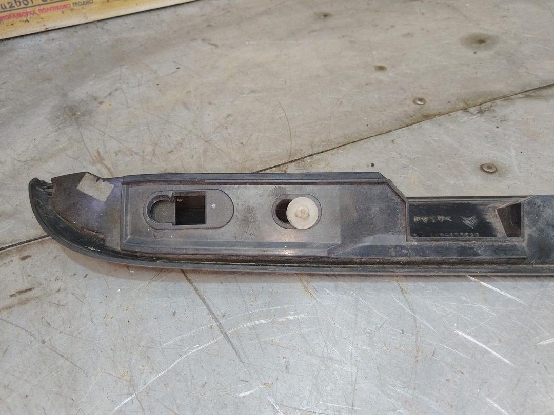 Накладка подсветки номера GVHYNU Citroen Xsara Picasso undefined