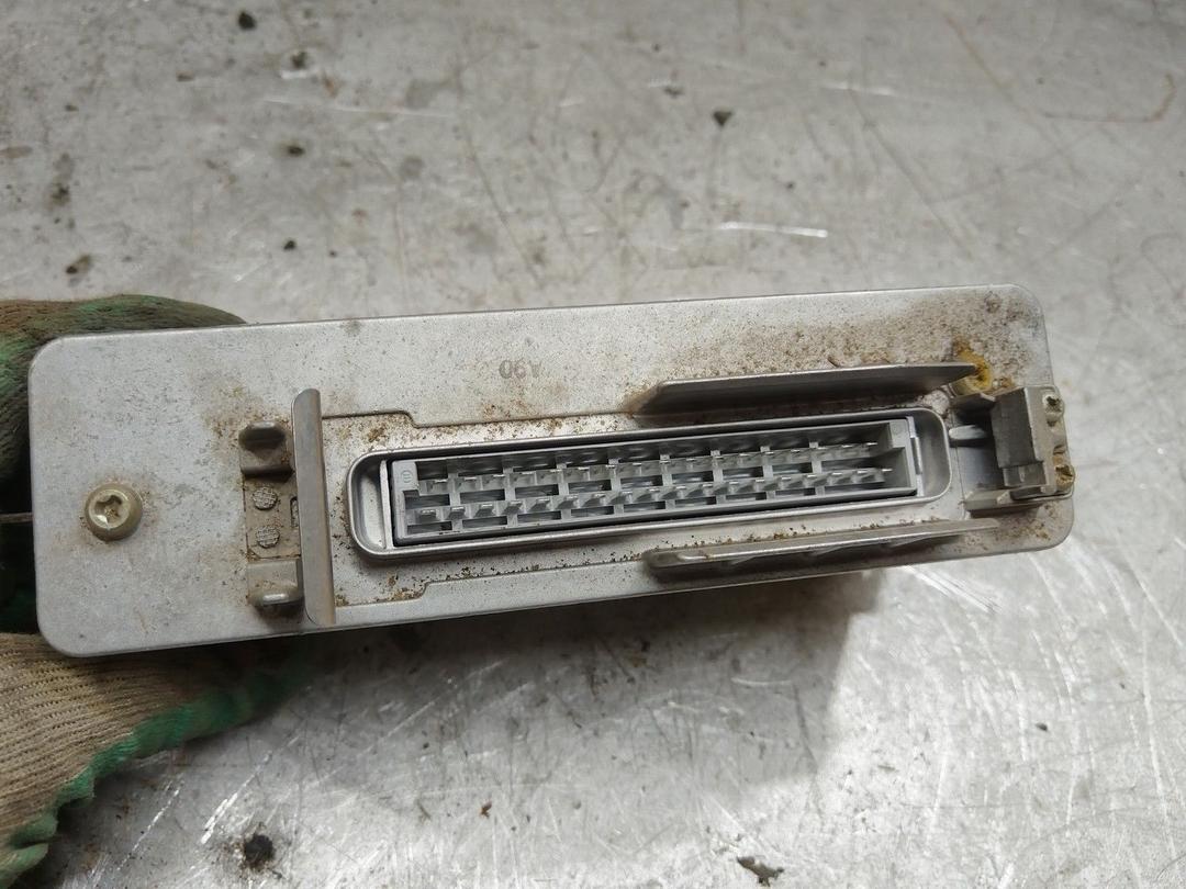 Блок управления ABS 011EIE Audi 100 купить в магазине запчастей бу