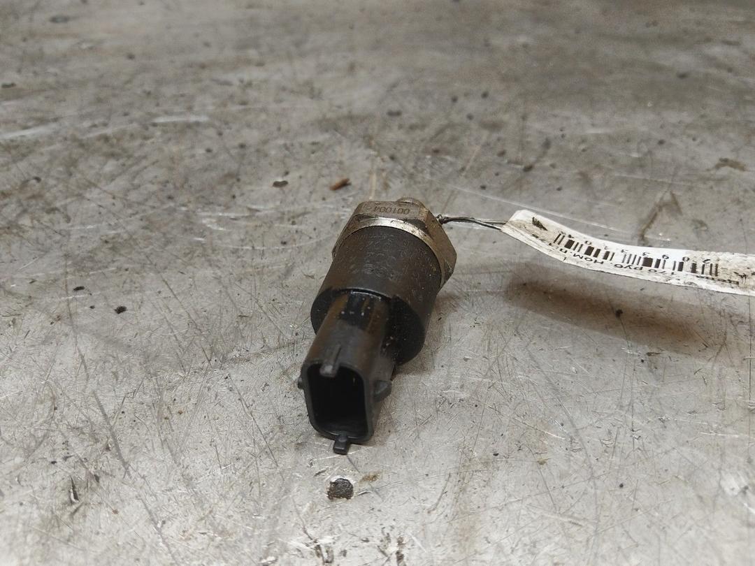 Датчик давления топлива C2N1WK Renault Scenic RX4 - Фото 2