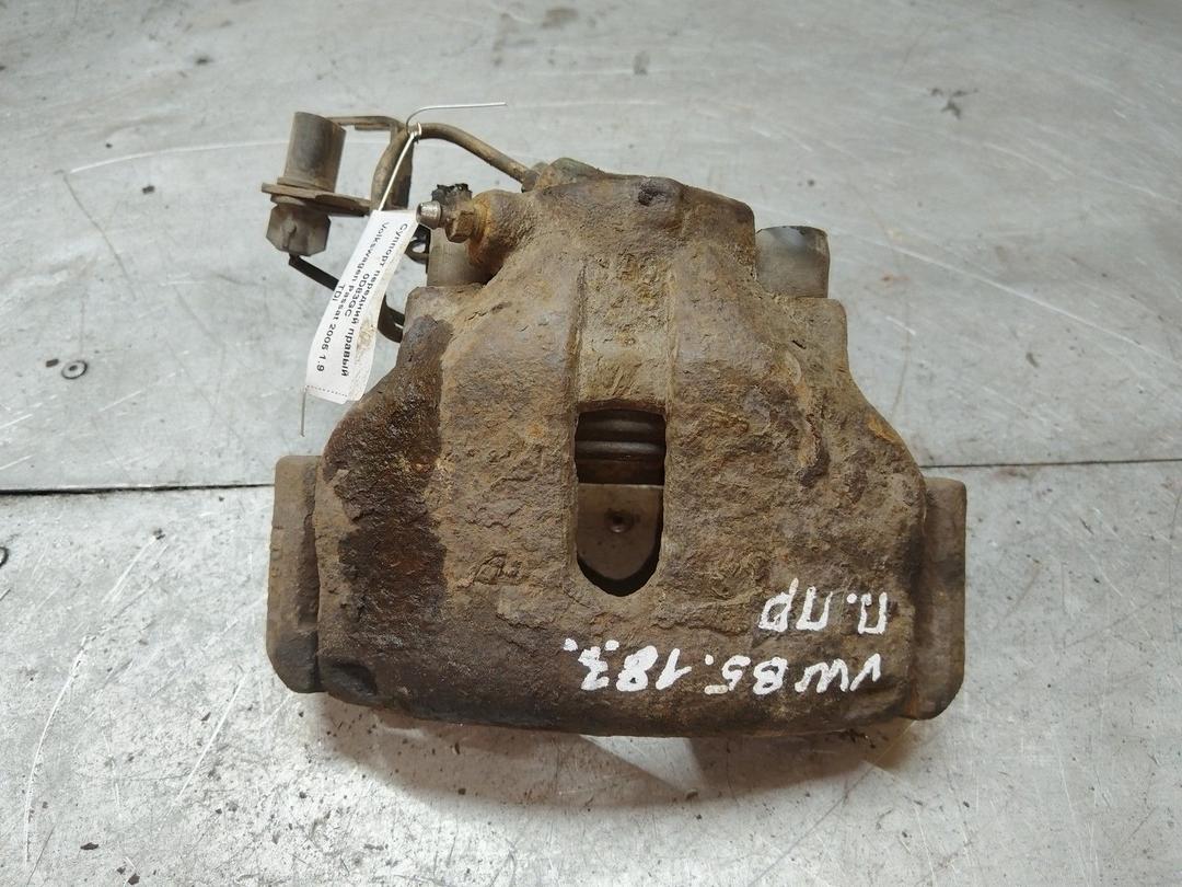 Суппорт передний правый 0D83GC Volkswagen Passat