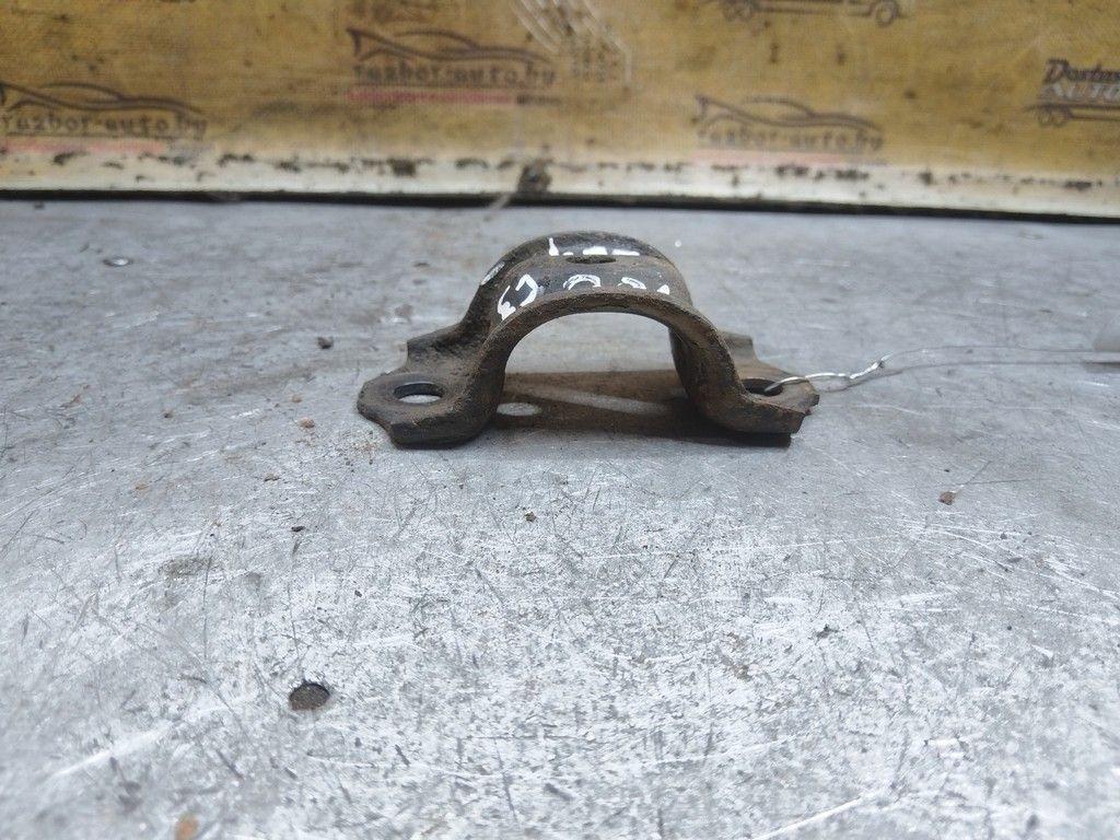 Крепление втулки стабилизатора MFJ39P Audi 100 - Фото 2